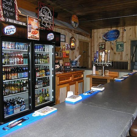 Deadwood Station Bunkhouse And Gambling Hall Exterior photo