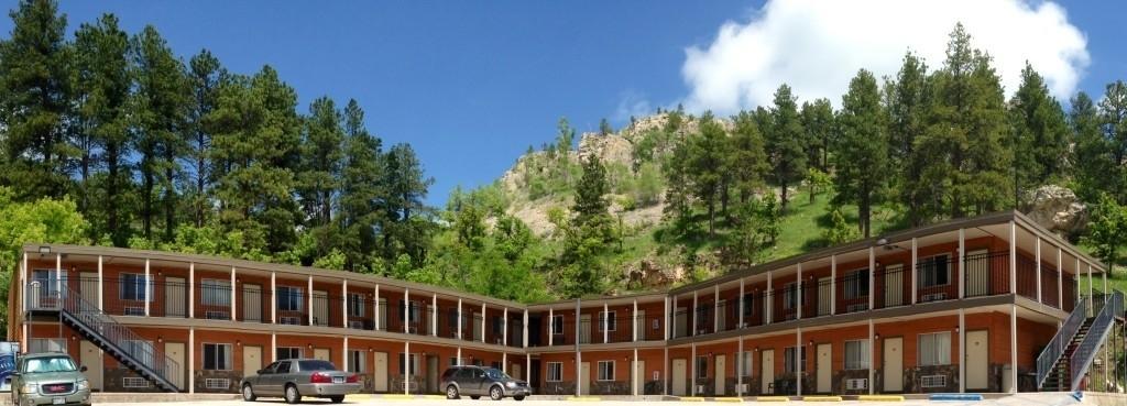 Deadwood Station Bunkhouse And Gambling Hall Exterior photo