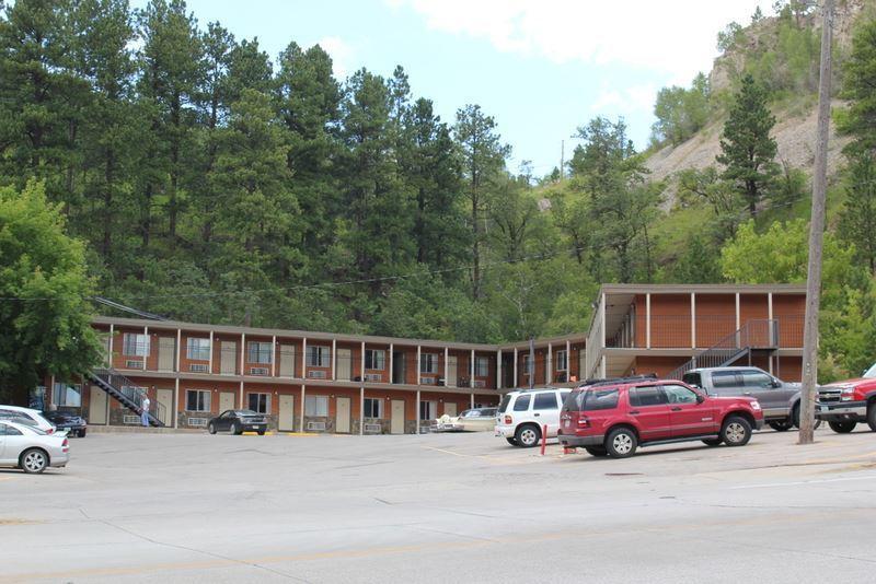 Deadwood Station Bunkhouse And Gambling Hall Exterior photo